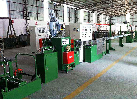 使用貴公司電源線押出機(jī)，建筑線押出機(jī)，擠